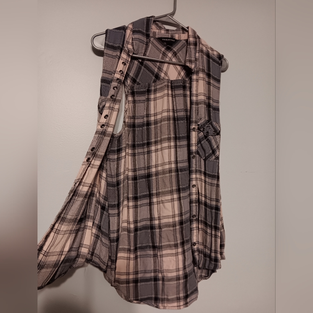 Vest - Picture 2 of 5